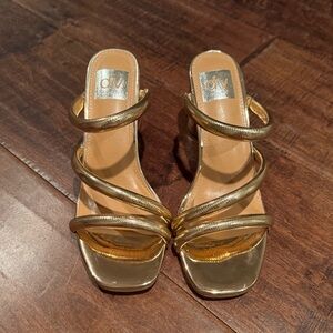 NWT DV by Dolce Vita Gold Heels Size 7